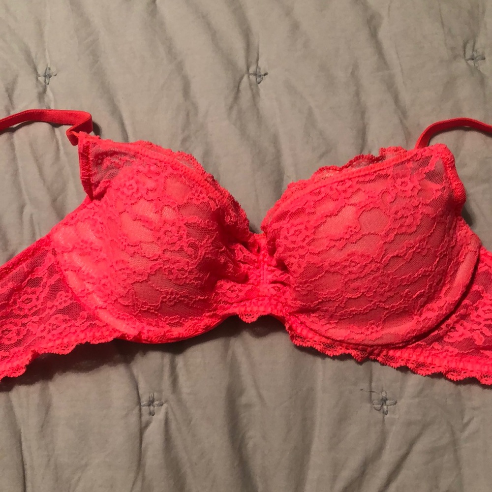 Victoria secret coral 32b